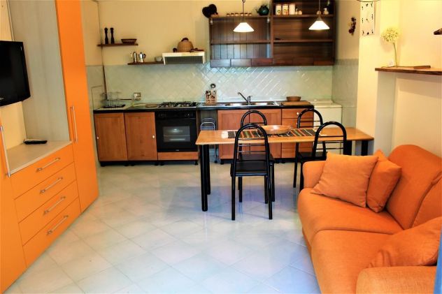 DIMORA DI PREGIO CON 3.000 MQ DI PARCO PRIVATO – SCENARIO PANORAMICO – €520.000 - Foto 2