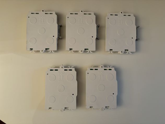 5MODULI DA 4 INGRESSI E 4 USCITE L’UNO TUTTI NUOVI,UGUALI,MARCA SIEMENS FDCIO222 - Foto 7