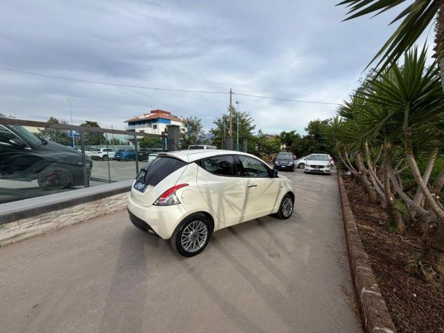 LANCIA - Ypsilon - 0.9 T.Air 85 CV 5 porte S&S DFN Platinum - Foto 4