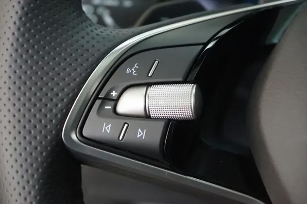 Škoda Kamiq 1.0 TSI Monte Carlo DSG 85kW - Foto 9