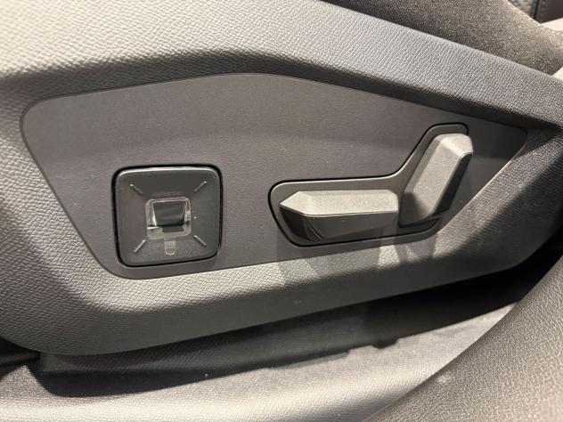 Jeep Compass e-Hybrid 1.2 Turbo MHEV 106kW Summit DCT - Foto 9