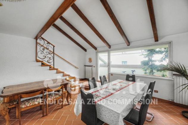 Casa indipendente di 285 m² con più di 5 locali in vendita a Varese - Foto 6