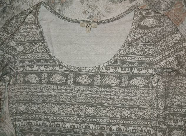 Vestito da donna grigio con fantasia cashmere, a maniche lunghe. - Foto 3