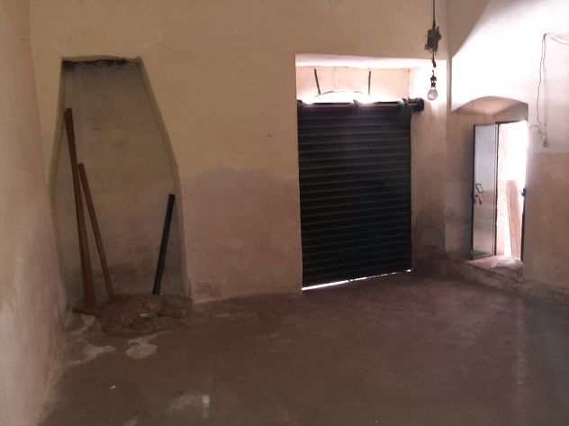 Vendesi appartamento di 3 ampi vani e accessori + box auto + cantinola - Foto 2