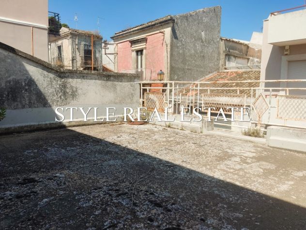 Indipendente con terrazzo in vendita a Canicattini Bagni Siracusa Sicilia