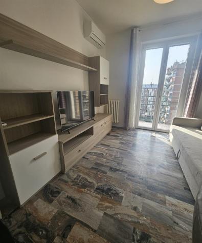 Elegante Bilocale Ristrutturato con Balcone in Via delle Primule 3, Milano - Foto 10