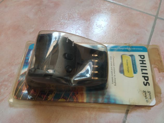 PHILIPS - CARICA BATTERIA