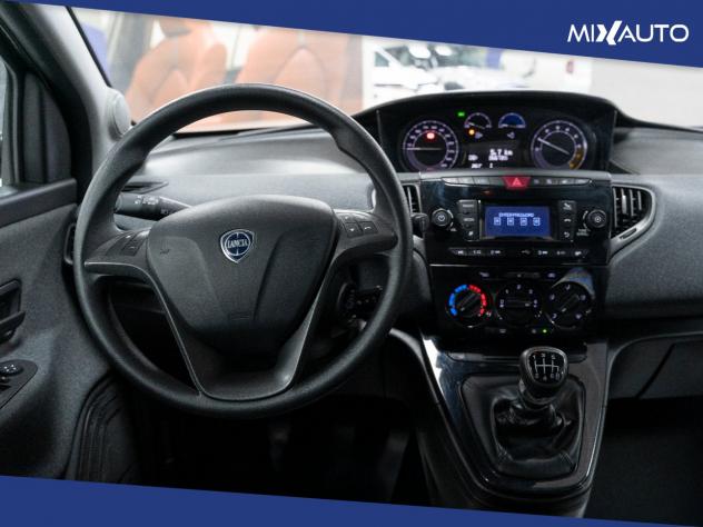 Lancia Ypsilon 1.0 Firefly Hybrid Silver 70CV 5 Porte - Foto 11