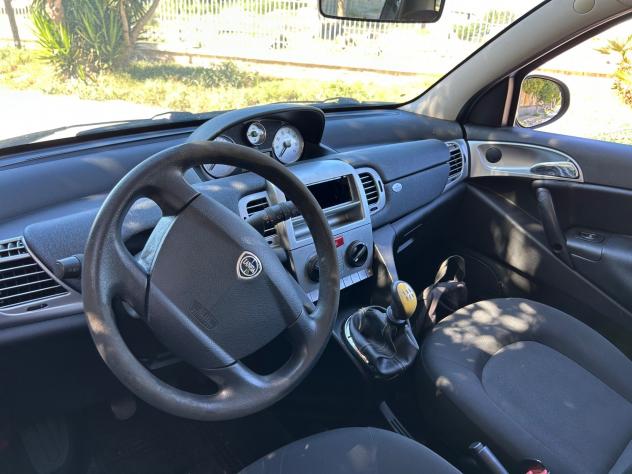 Lancia Ypsilon 1.2 69 CV Unyca - Foto 9