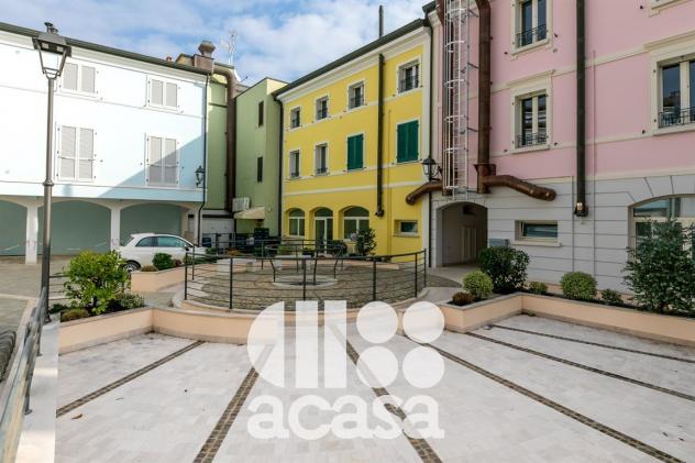 TRILOCALE CON SOTTOTETTO AFFACCIATO SUL PORTO CANALE. ULTIMO APPARTAMENTO! - Foto 19