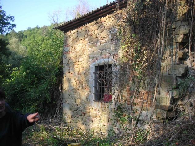 VENDESI COLONICA DA RESTAURARE IN VICCHIO LOCALITA' VIGNALE - Foto 8