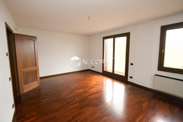 VILLA A SCHIERA di 4 vani e di 252 mq (CAERANO DI SAN MARCO) rif. CM5_1 - Foto 15