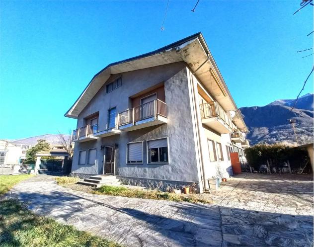 V000534 - CASA INDIPENDENTE, CON GIARDINO, GARAGE E MAGAZZINI