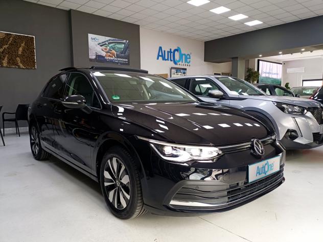 Volkswagen Golf 8 1.0 E-TSI 110CV DSG AUTOMATIC MOVE LIFE - TETTO APRIBILE NAV LED MATRIX CLIMA 3 ZONA CERCHI R16"