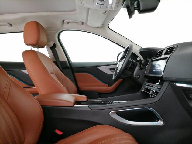 Jaguar F-Pace 2.0d i4 Portfolio awd 180cv auto my20 - Foto 3