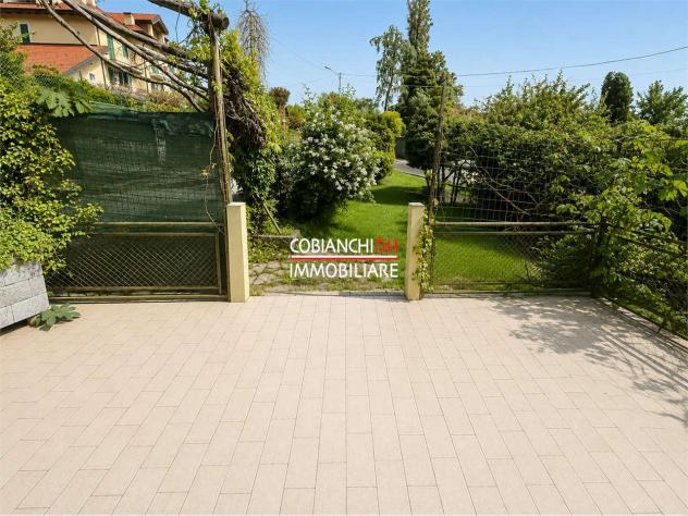 V000862 - BEE , PALAZZO COMPOSTO DA TRE APPARTAMENTI CON GIARDINO E VISTA - Foto 16