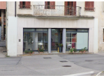 Locale commerciale in affitto a Castelgomberto