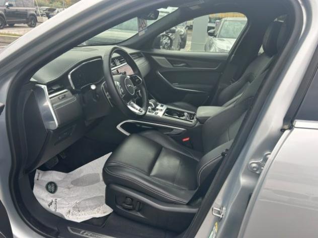 JAGUAR F-Pace 2.0 D 163 CV AWD aut. R-Dynamic S rif. 24149919 - Foto 8