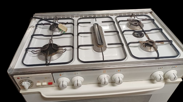 CUCINA A GAS 5 FUOCHI E FORNO - Foto 2