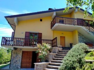 Il Torrino - AR vendesi splendida villa 8 vani - 360 mq.