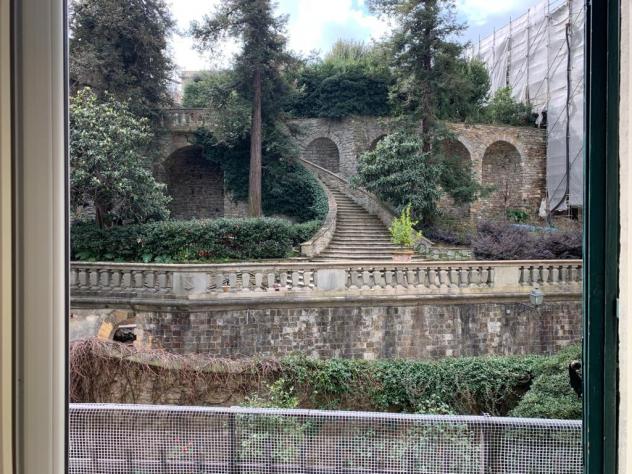 APPARTAMENTO di 6 vani e di 190 mq (FIRENZE) rif. L20/696