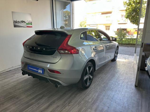 Volvo V40 2.0 d4 R-design Momentum 190cv geartronic my17 - Foto 4