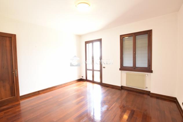 CASA INDIPENDENTE di 4 vani e di 600 mq (ASOLO) rif. LG49 - Foto 5