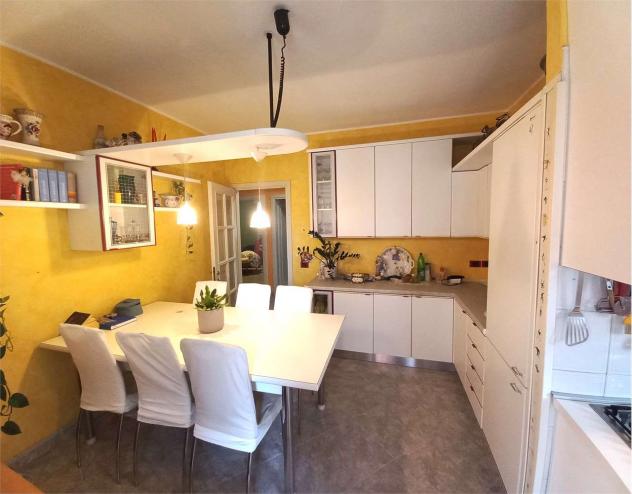V000579 - APPARTAMENTO CON TERRAZZO