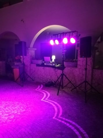 Noleggio Effetti luci Par su asta piu Casse JBL e tavolino - Foto 5