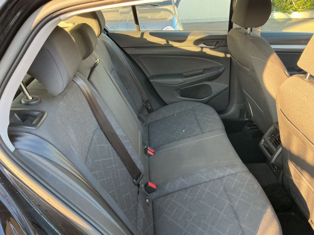 VOLKSWAGEN GOLF 1.0 eTSI EVO LIFE - KM 45.000 - Foto 4