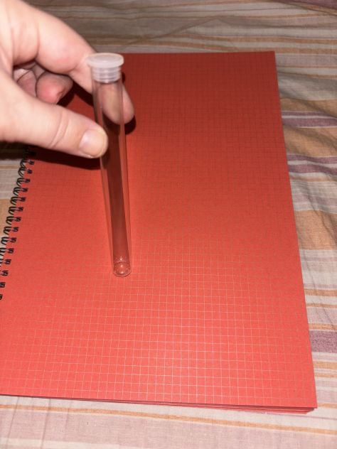 UN PICCOLO CONTENITORE/PROVETTA NUOVA IN VETRO CON TAPPO A PRESSIONE - Foto 8
