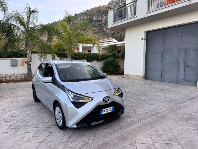 Toyota Aygo 1.0 VVT-i 69 CV 5 porte x-business MMT - Foto 6
