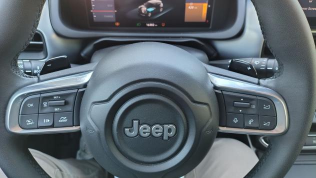 Jeep Avenger e-Hybrid 1.2 MHEV e-Hybrid Turbo Summit - Foto 8