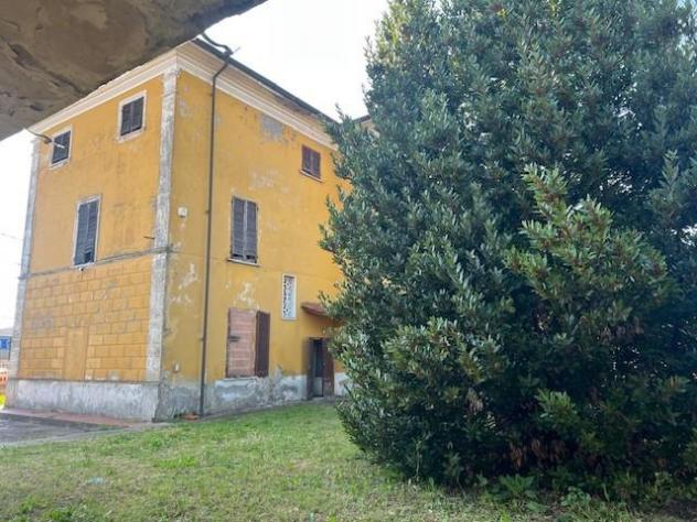 Villetta a schiera angolare in vendita a Massa 480 mq Rif: 1319508