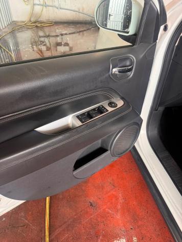 Jeep Compass 2.2 CRD Limited . - Foto 4