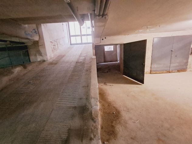 ZONA GELONE-VIA CARABELLI:GARAGE DI 15 MQ PIANO SEMINTERRATO - Foto 3