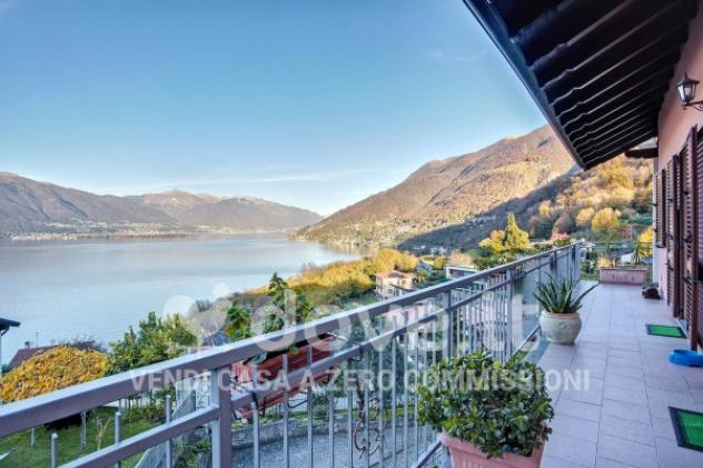 Villa di 500 m² con più di 5 locali in vendita a Maccagno con Pino e Veddasca