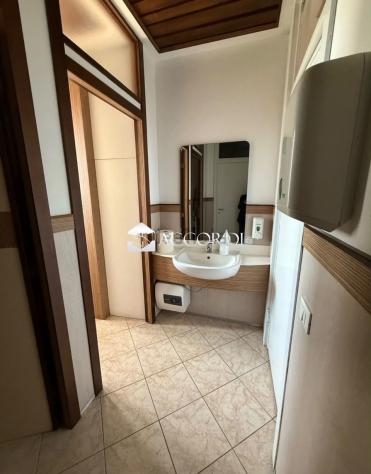 NEGOZIO di 10 vani e di 200 mq (JESOLO) rif. NIG02 - Foto 2