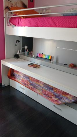 Letto a castello con piccolo armadio - Foto 3