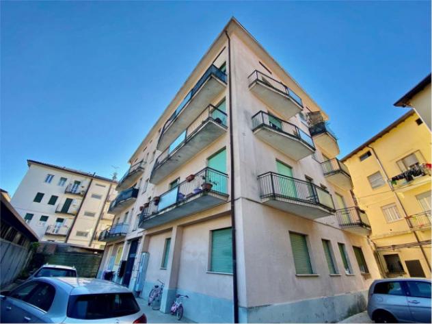 Palazzo / Stabile di 1137 m² con più di 5 locali in vendita a Oggiono - Foto 2