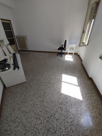 AFFITTASI AMPIA STANZA SINGOLA con letto matrimoniale– SESTO SAN GIOVANNI CENTRO - Foto 9