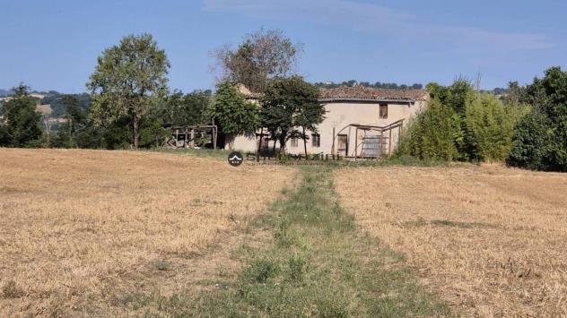 Un angolo di campagna tutto da riscoprire ? colli al metauro, san liberio
immersa nella quiete della campagna marchigiana, questa antica casa colonic - Foto 2