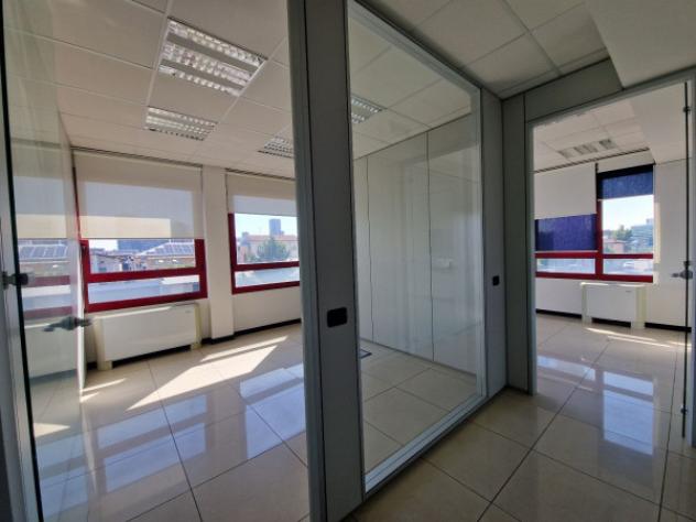 Immobile di 345 m² con più di 5 locali in affitto a Pero - Foto 13
