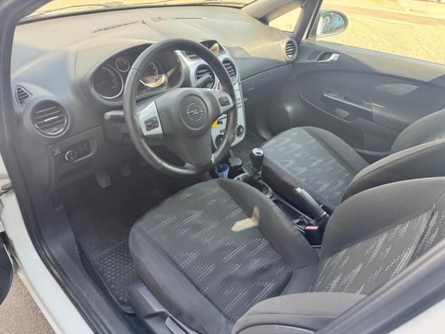 Opel Corsa 1.2 5 porte benzina/GPL - Foto 5