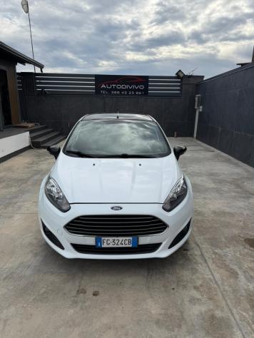 Ford Fiesta 1.5 TDCi 75CV 5 porte Black & White Edition - Foto 2