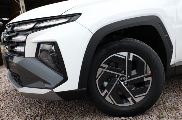Hyundai Tucson 1.6 HEV 215cv aut. Select Full Led MY2025 - Foto 10