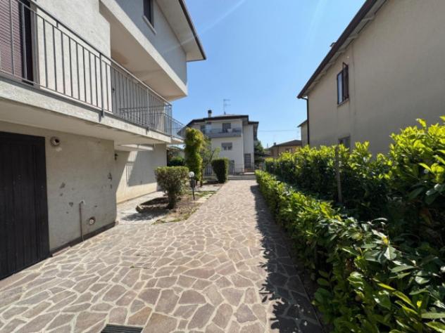 Villa di 150 m² con 5 locali e box auto in vendita a Cadoneghe - Foto 2