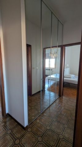 Si affittano 2 ampie camere singole in via del Navile a Bologna
