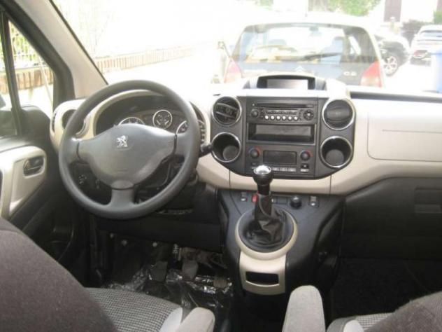PEUGEOT Partner TEPEE 1.6 HDI 115 CV OUTDOOR rif. 19323829 - Foto 5