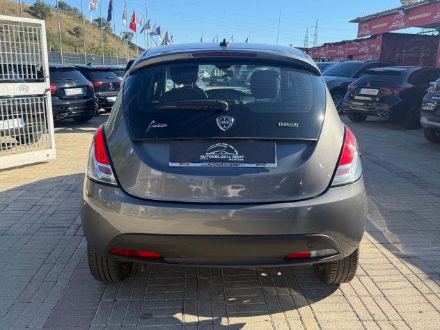Lancia Ypsilon 1.0 FireFly 5 porte S&S Hybrid Ecochic Silver - Foto 4